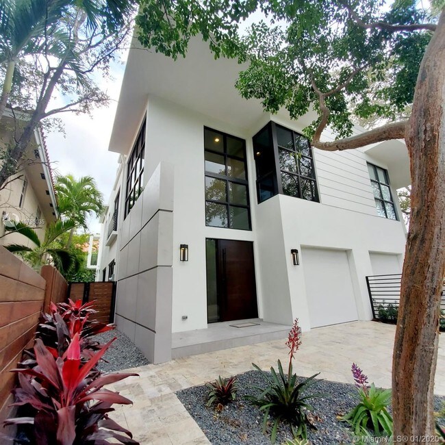 Foto del edificio - 3140 Day Ave