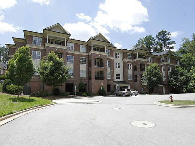 Building Photo - Absolutely Lovely North Hills Condo