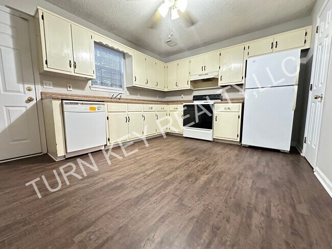 Foto del edificio - Townhome for rent in Grayson Valley