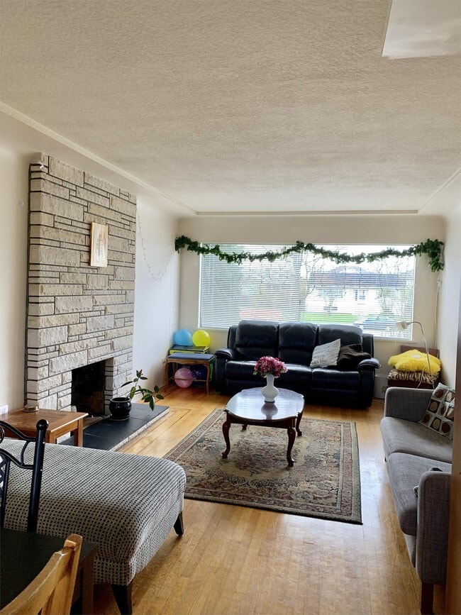 Building Photo - 2510 W King Edward Ave