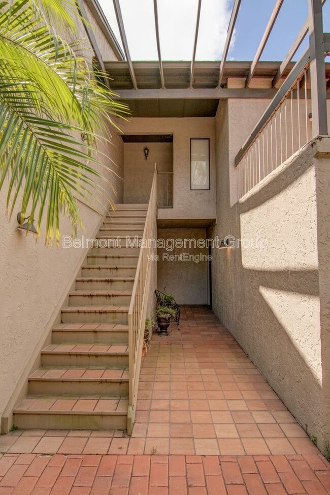 Foto del edificio - 1096 Azalea Ln