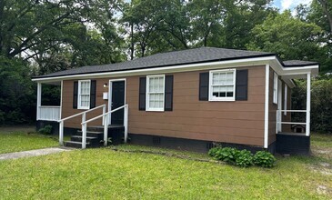 Building Photo - 2309 Lorraine Dr