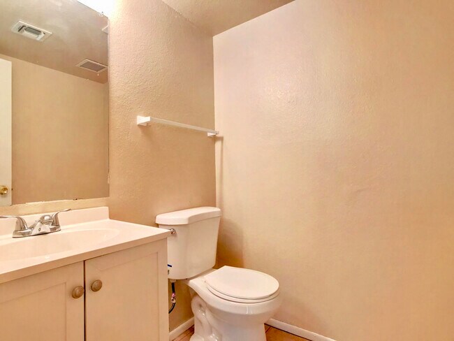 Building Photo - 2740 W McLellan Blvd