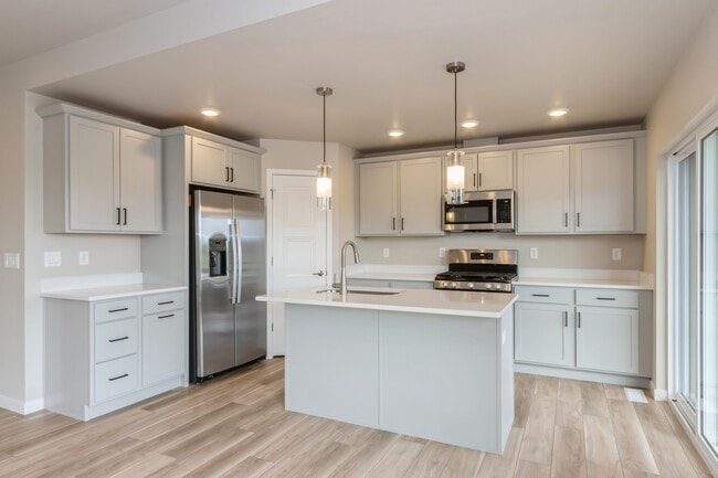 Building Photo - 1015 Switchgrass Ln