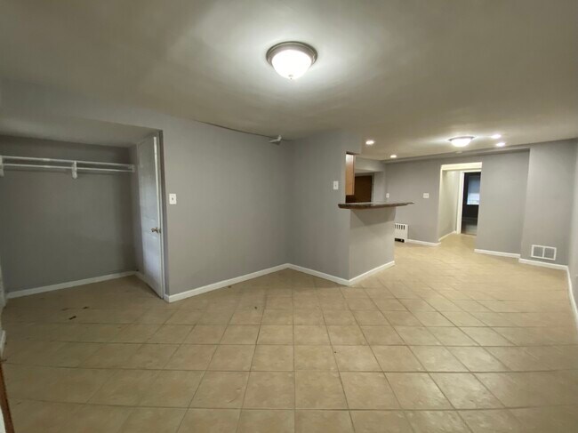 Building Photo - 514 Bloomfield St