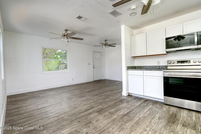 Building Photo - 356 Vesta Cir