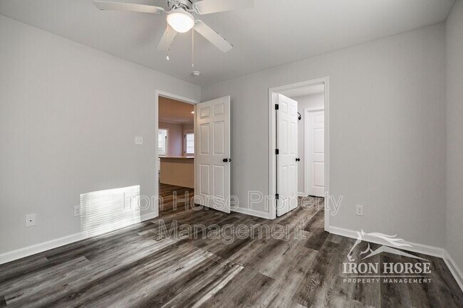 Foto del edificio - 306 Lexington Heights