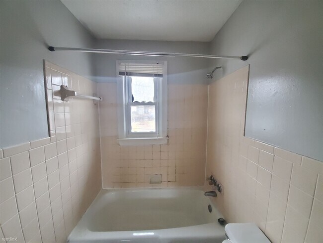 Building Photo - 2 br, 1 bath  - 320 Quinnipiac Ave 1F