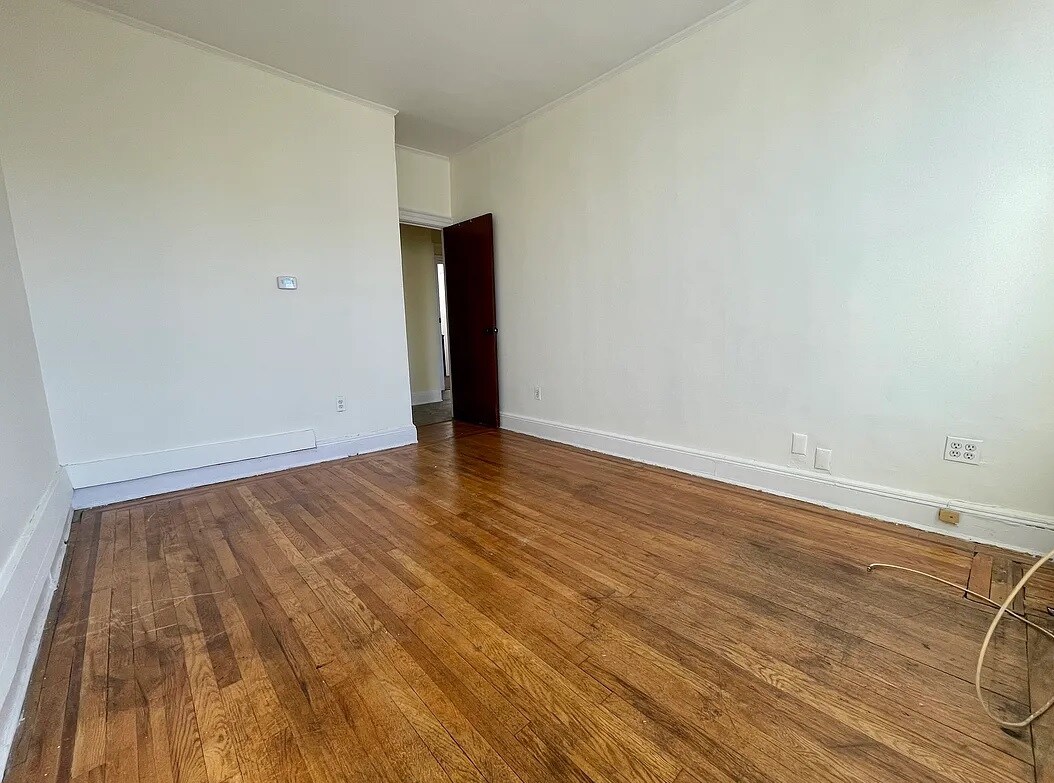 1980 W 11th St., Brooklyn, NY 11223 Townhome Rentals in Brooklyn NY