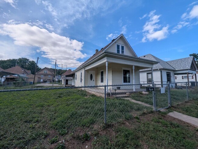 Building Photo - 2922 Burnside Ave