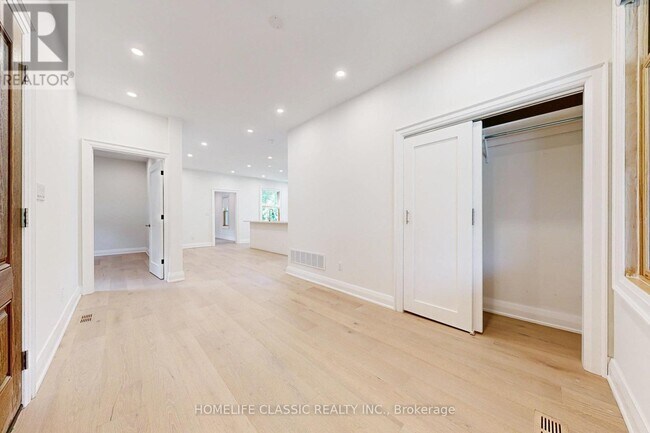 Photo du bâtiment - 33 Centre St