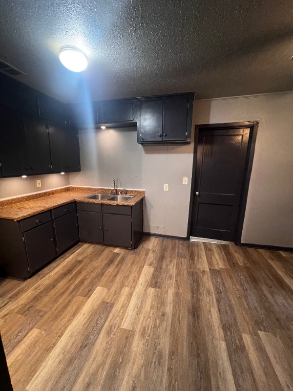 Building Photo - 426 W 75th St
