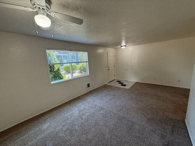 Foto del edificio - 3719 Hawthorne Ave NE