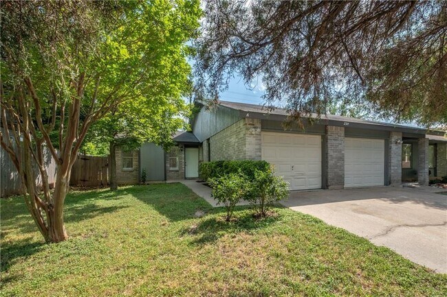 Building Photo - 2311 Singletree Ave