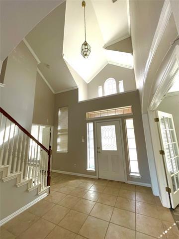 Building Photo - 322 Suncreek Dr