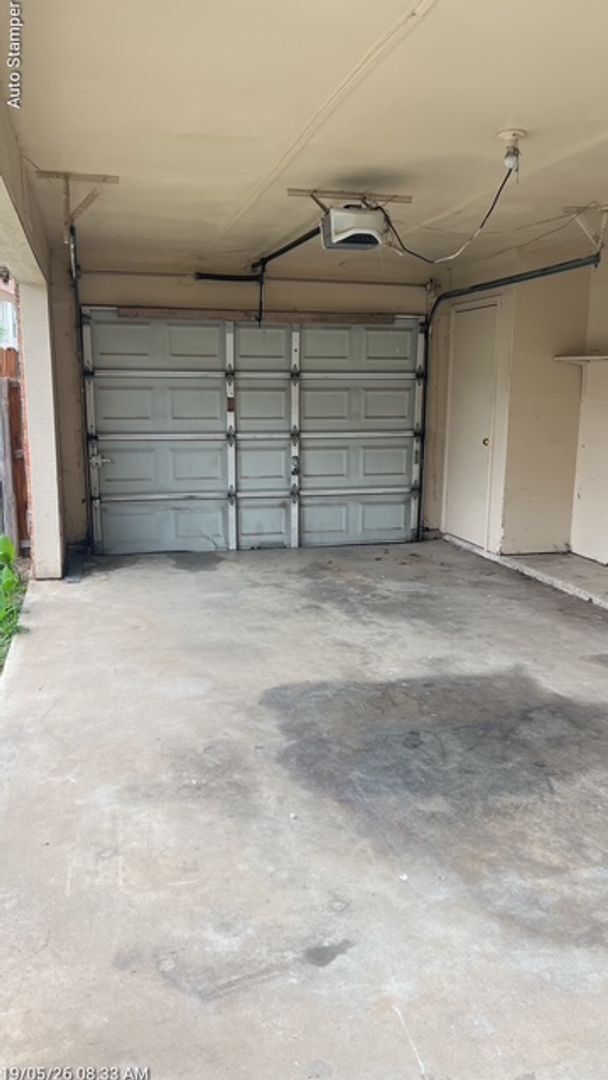 Foto del edificio - 6804 S Creek Dr