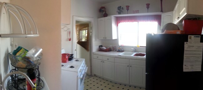 Interior Photo - 3935 La Salle Ave