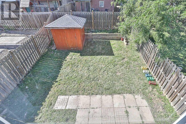 Building Photo - 852 Taggart Crescent