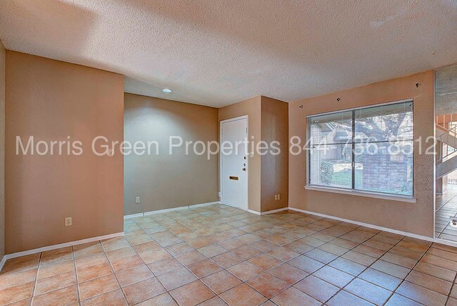 Foto del edificio - 9527 Quail Village Ln