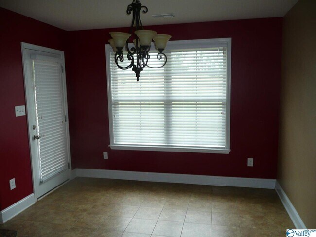 Building Photo - 104 Kings Cove Cir