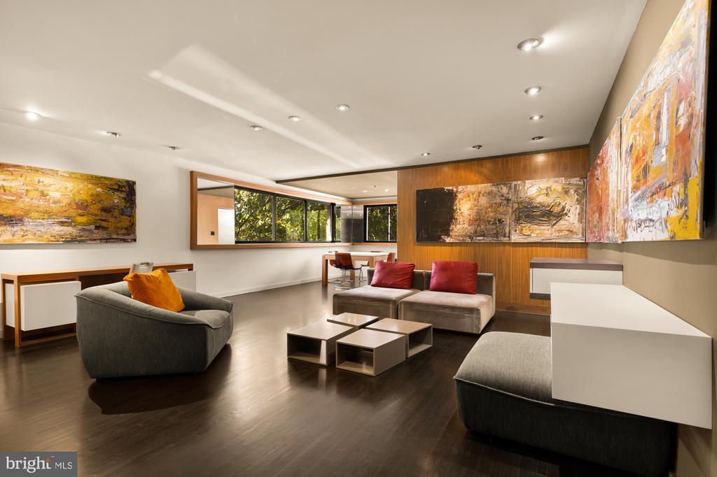 Foto principal - 2725 39th St NW