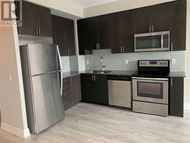 Photo du bâtiment - 7890 Bathurst St