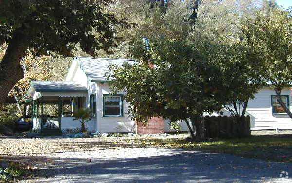 Primary Photo - 16460 Armstrong Woods Rd