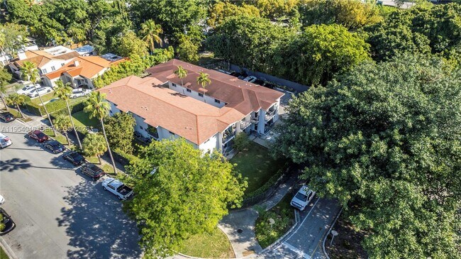 Foto del edificio - 465 NE 59th St