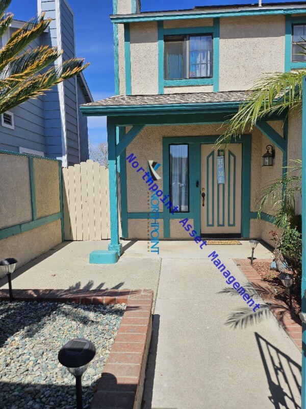 Building Photo - 948 W Manzanita St