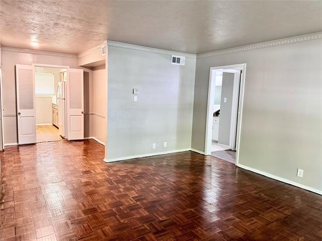 Foto del edificio - 7920 Royal Ln