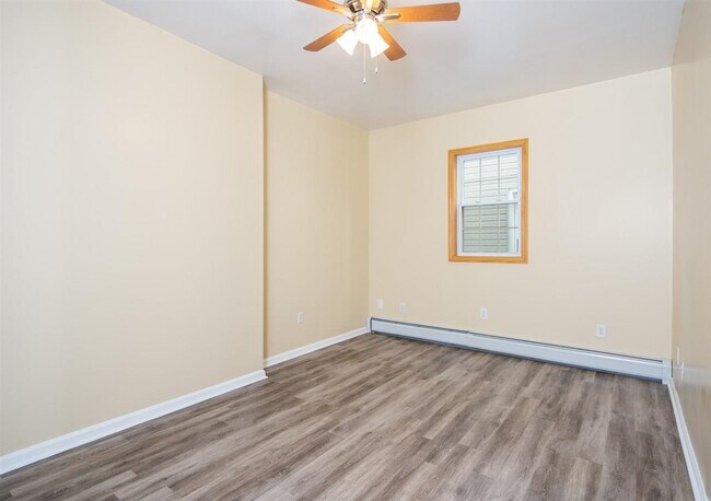 Foto del edificio - 13 E 52nd St