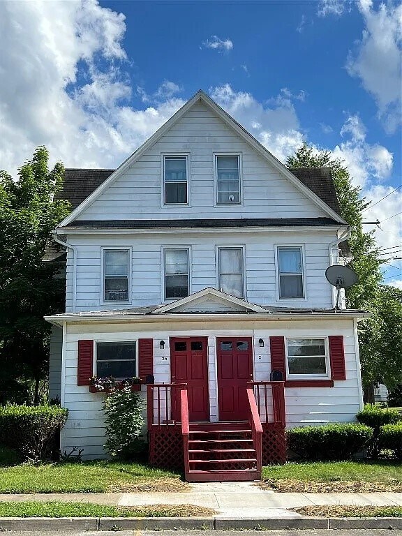 Primary Photo - 2 Newton Ave