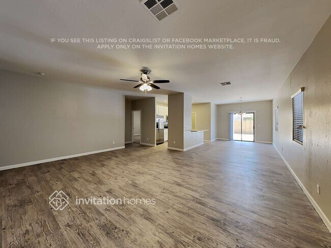 Foto del edificio - 16847 W Rimrock St