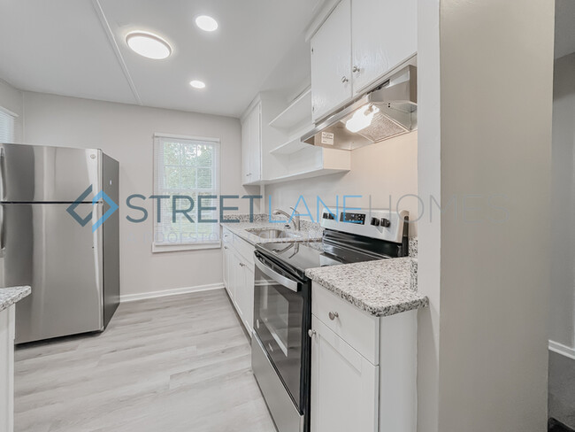Building Photo - NOW OFFERING $250 OFF FIRST FULL MONTH IF ...