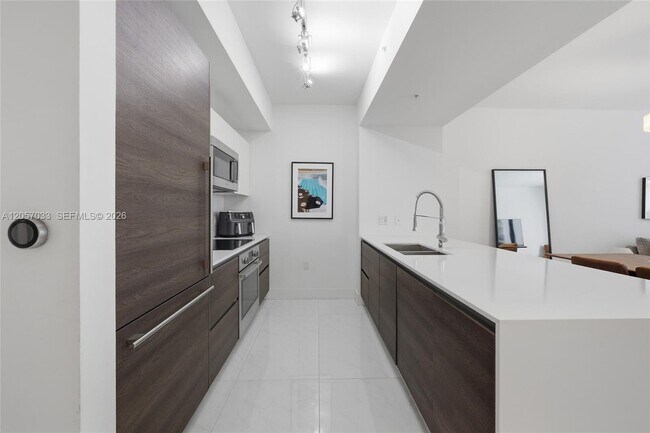 Building Photo - 301 Altara Ave
