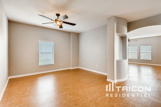 Foto del edificio - 10239 Newminster Loop