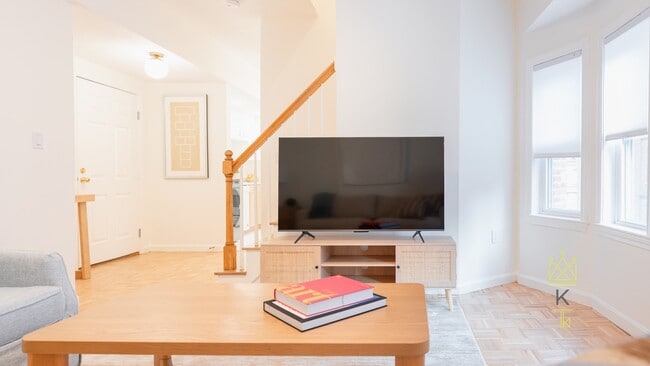 Building Photo - 5 Davis Ave