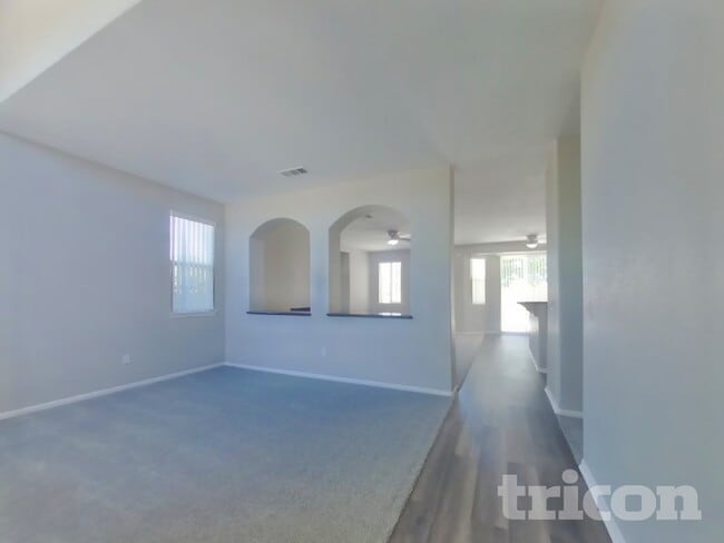 Building Photo - 733 Pino Ave