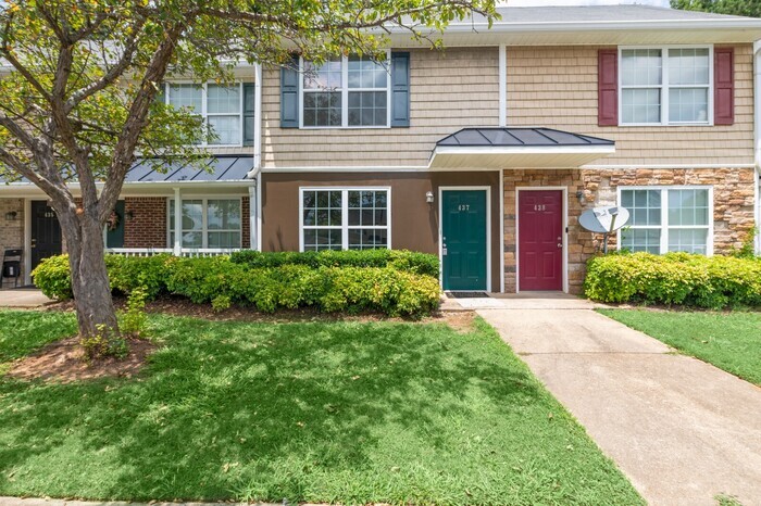 Foto principal - Great Dallas townhome!