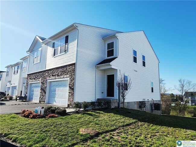 Foto del edificio - 7699 Clayton Ave