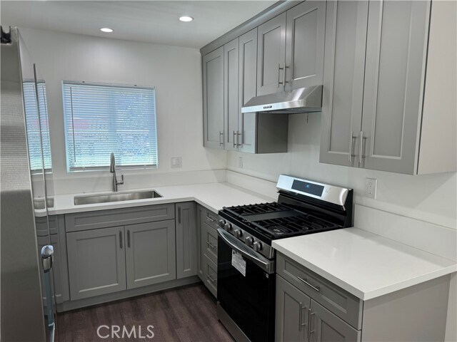 Building Photo - 10556 Laurel Canyon Blvd