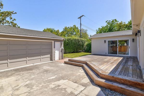 Building Photo - 850 Loma Verde Ave
