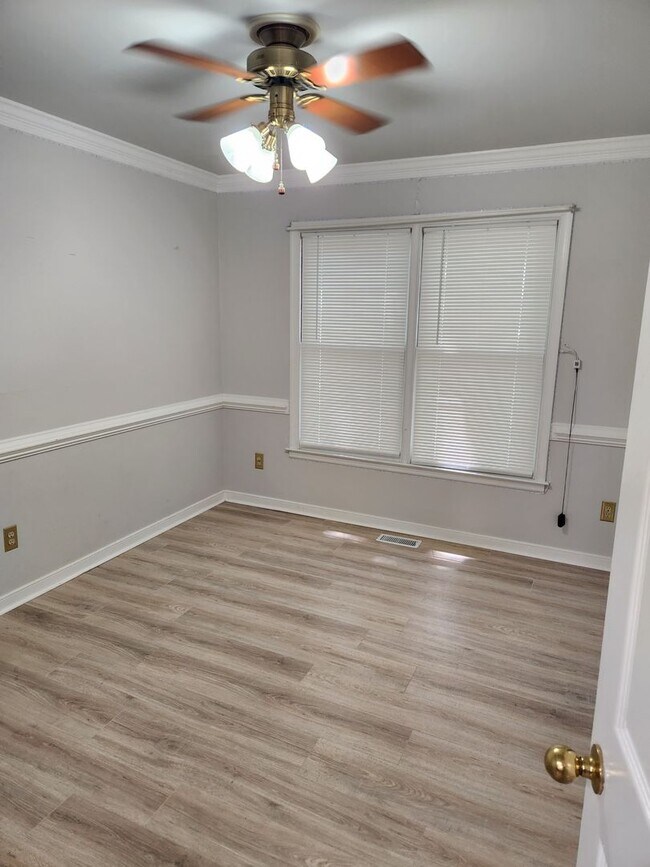 Building Photo - 3 Bedroom-Chesterfield-Midlothian-Woodlake...