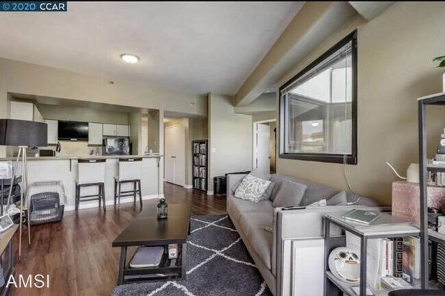 Foto del edificio - 1 br, 1 bath House - 6363 Christie Ave