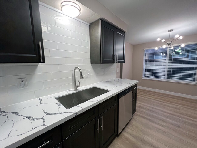 Foto del edificio - 708 Browning Ave S