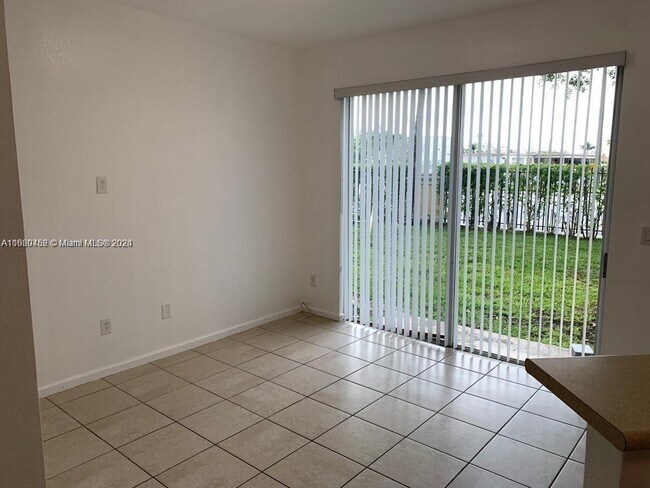 Foto del edificio - 2107 NE 7th St