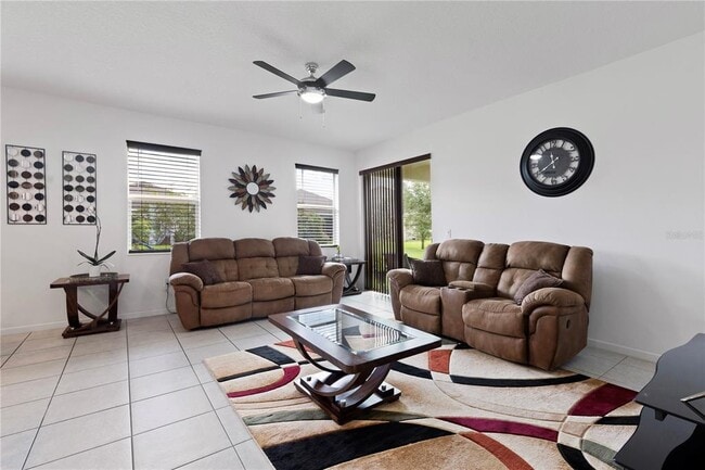 Foto del edificio - 240 Trinity Ridge Cir