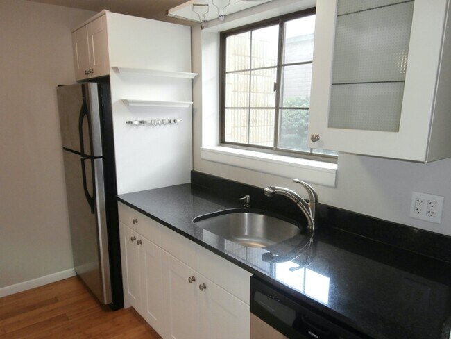 Foto del edificio - 42 N Main St