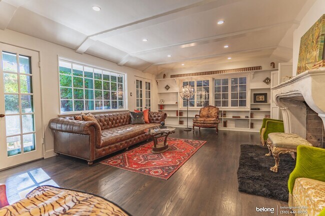 Building Photo - 9092 St Ives Dr