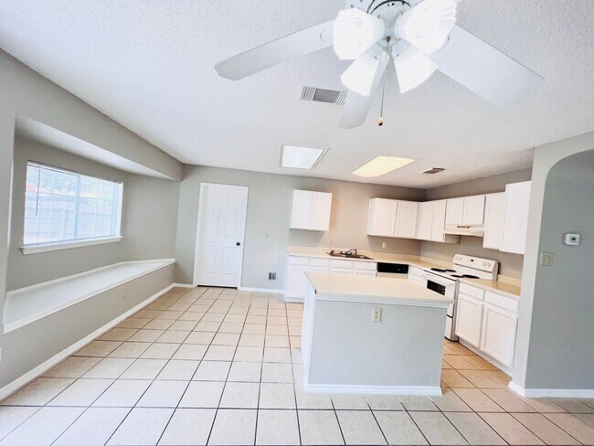 Foto del edificio - 4BD Home